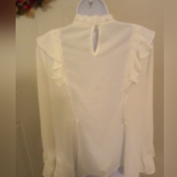 Andree by Unit Blouse - Picture 8 of 16